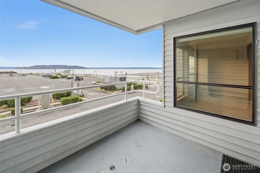 22211 Cliff Avenue S #104, Des Moines, WA 98198 - #2