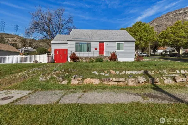 210 Stevens Avenue, Coulee Dam, WA 99116