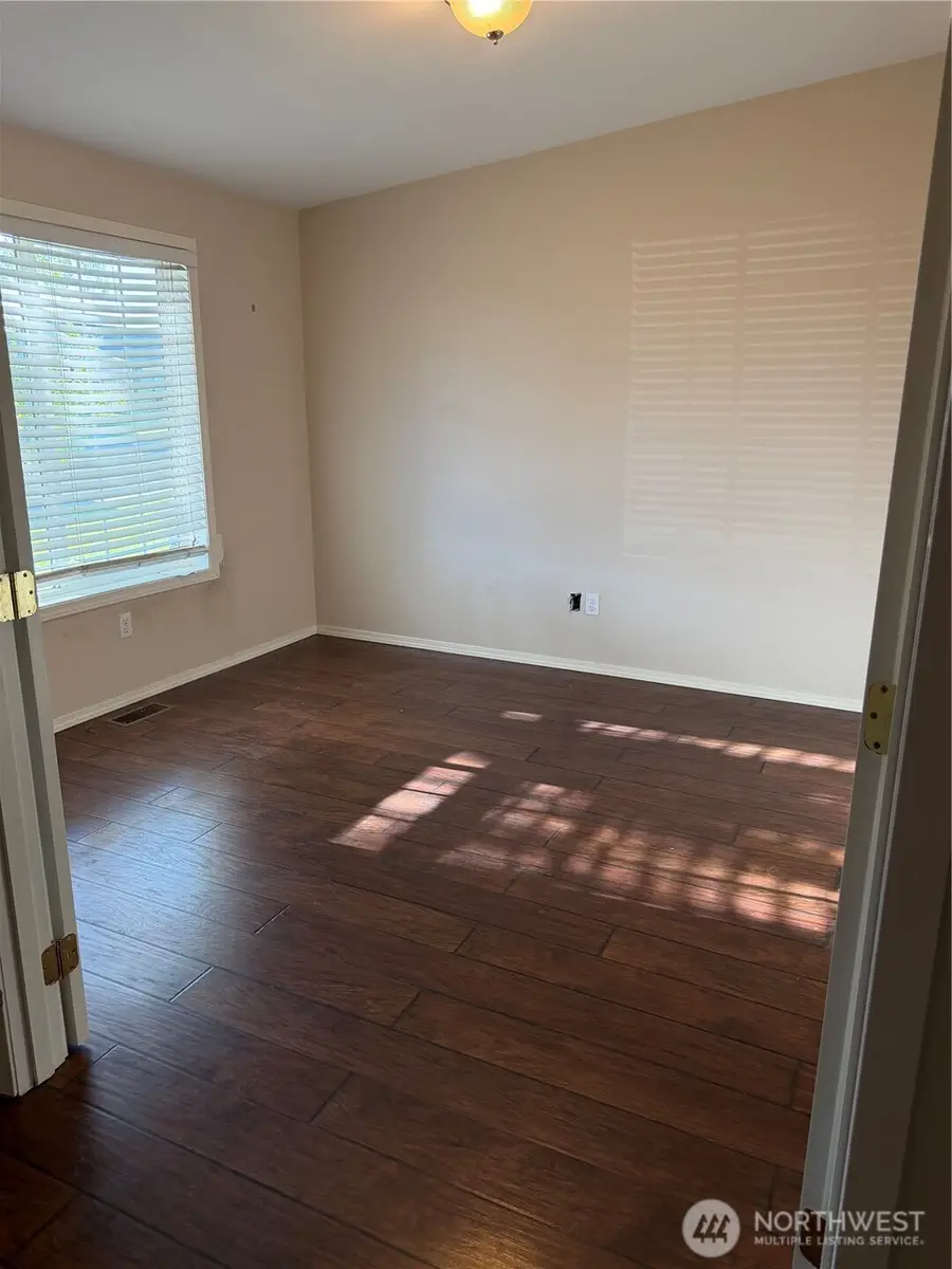 586 L Street Se, Ephrata, WA 98823 - #3