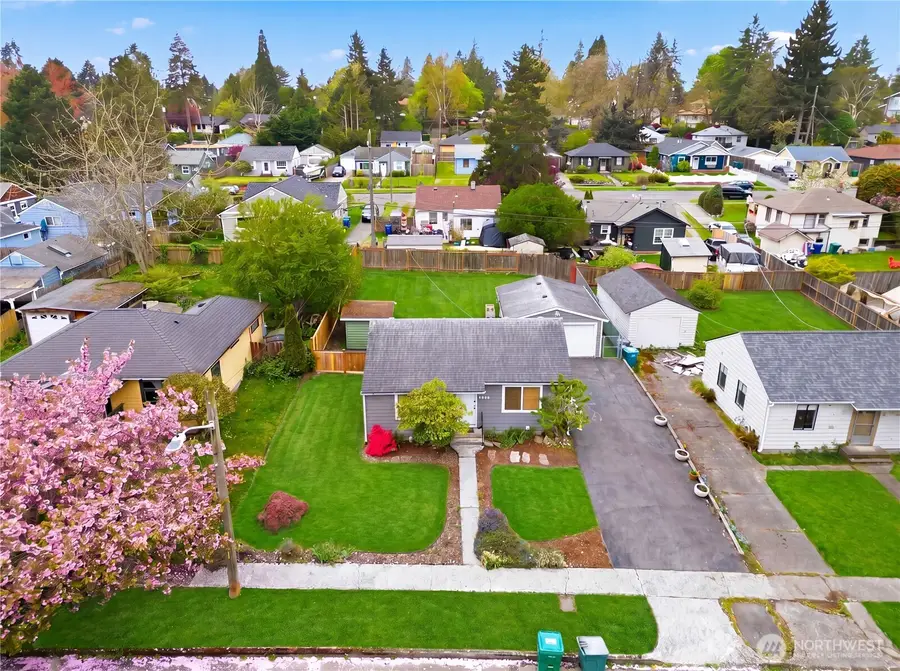 9831 33rd Avenue Sw, Seattle, WA 98126 - #2