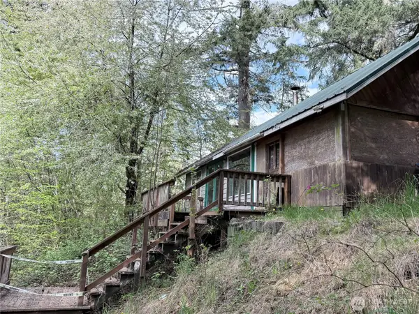 3780 S Mission Road W, Bremerton, WA 98312