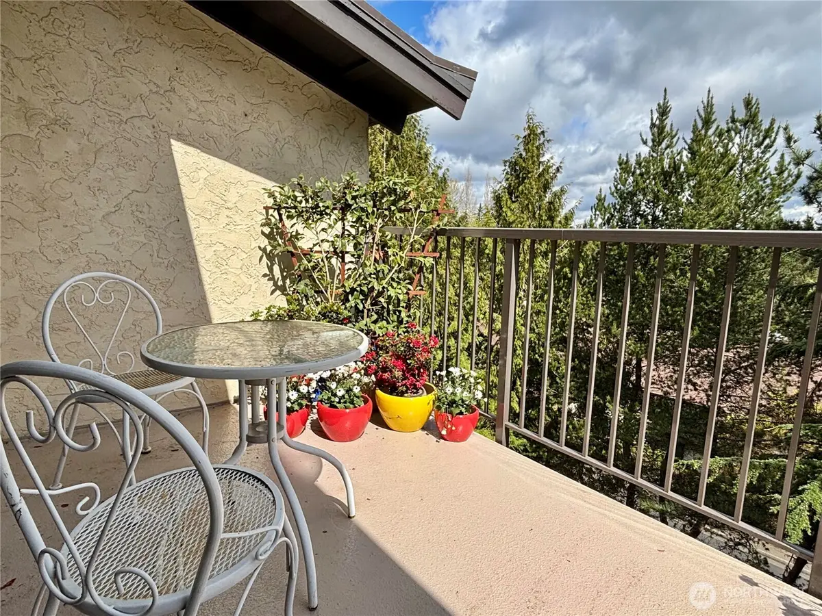 17918 23rd Lane Ne #302, Shoreline, WA 98155 - #1