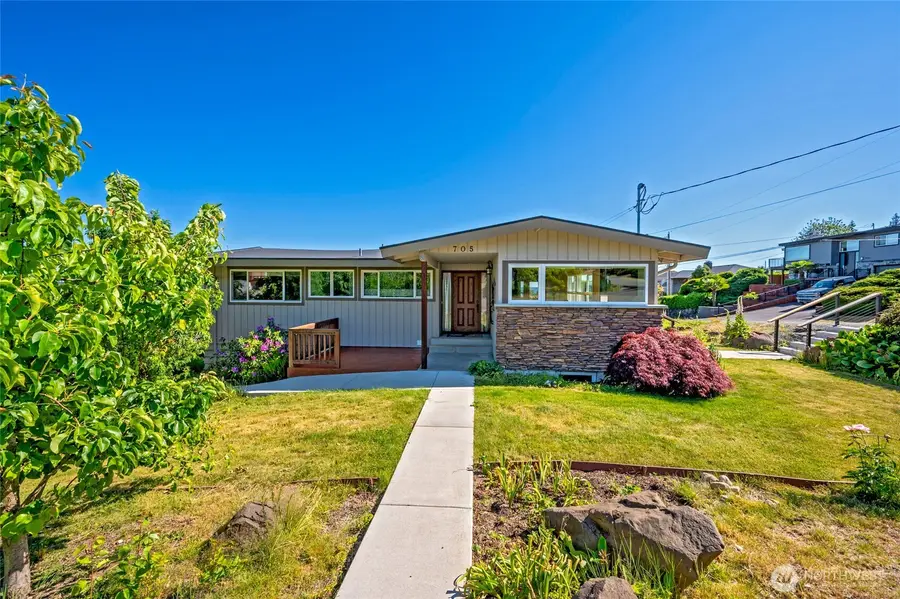 705 S 209th Street, Des Moines, WA 98198 - #2