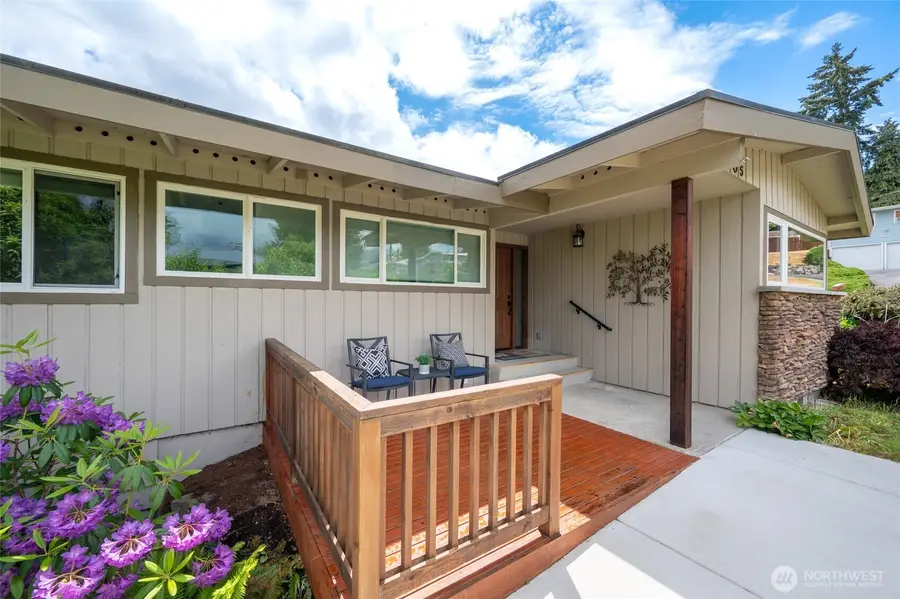 705 S 209th Street, Des Moines, WA 98198 - #3