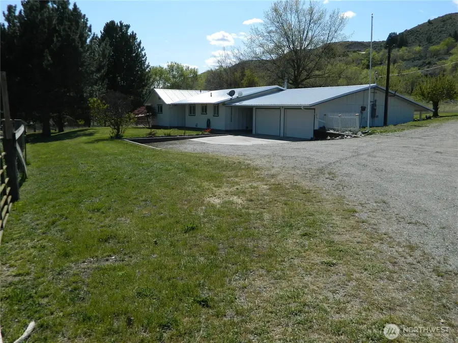 651 Highway 7, Tonasket, WA 98855 - #2
