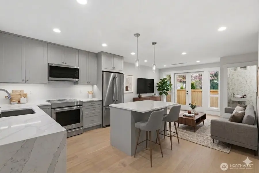 8817 Densmore Avenue N, Seattle, WA 98103 - #2