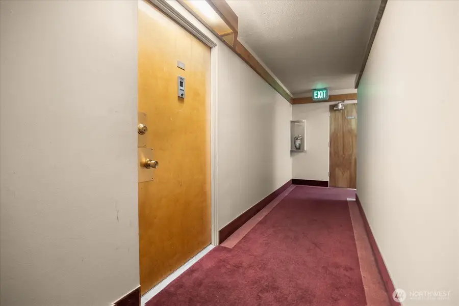 5101 NE 55th Street #103, Seattle, WA 98105 - #3