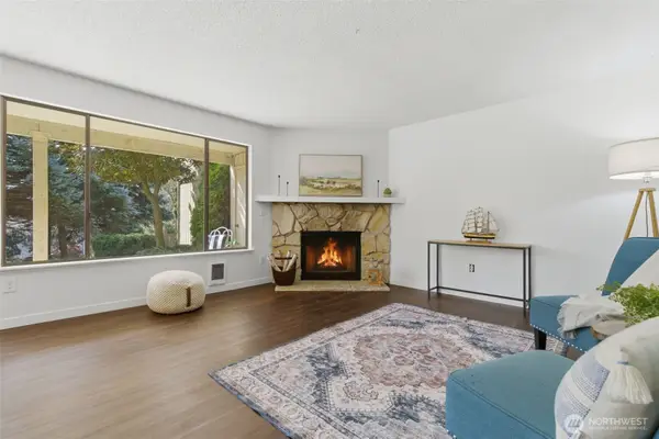 26425 Pennsylvania Avenue Ne #4, Kingston, WA 98346