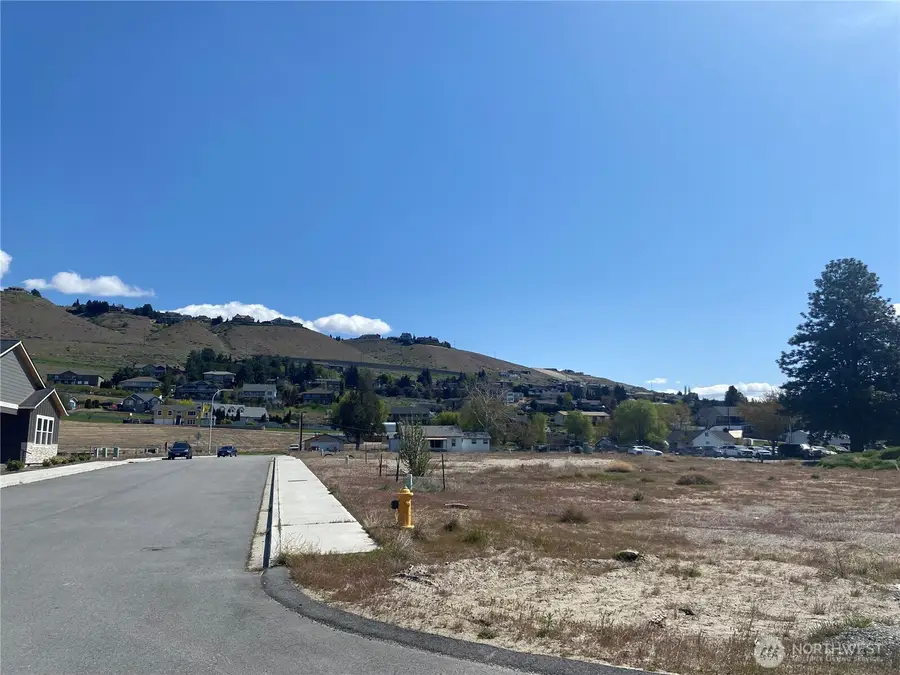 182 Harold Street Ne #18, East Wenatchee, WA 98802 - #3