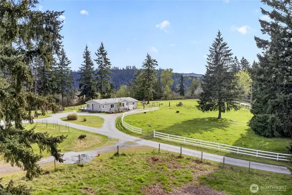 41419 94th Avenue E, Eatonville, WA 98328