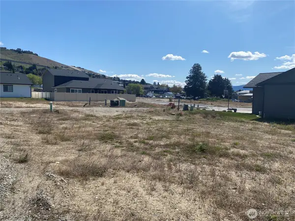 117 Harold Street Ne #8, East Wenatchee, WA 98802