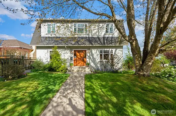 4060 39th Avenue Sw, Seattle, WA 98116