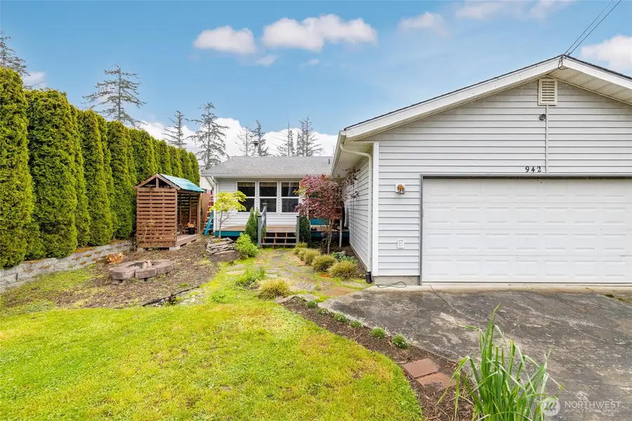 942 Walker Avenue, Oak Harbor, WA 98277 - #3