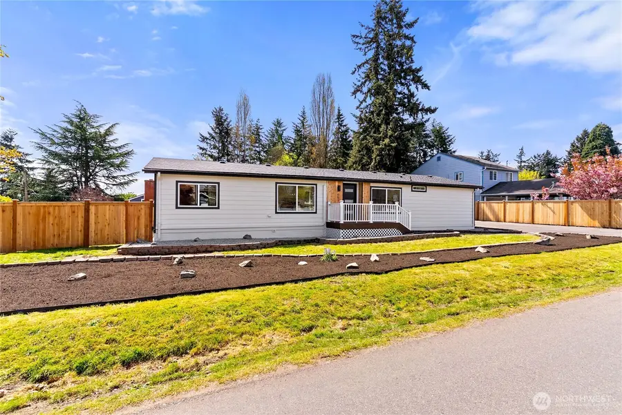 651 S 143rd Place, Burien, WA 98168 - #3