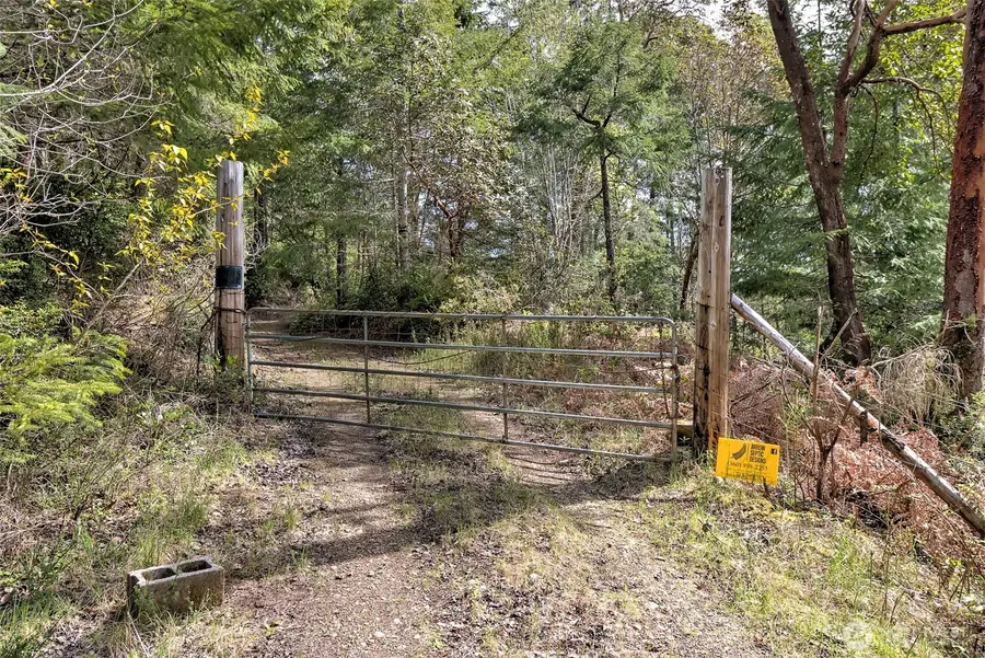 100 E Skyview Drive, Union, WA 98592 - #3