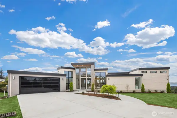 1810 91st Place Ne, Clyde Hill, WA 98004