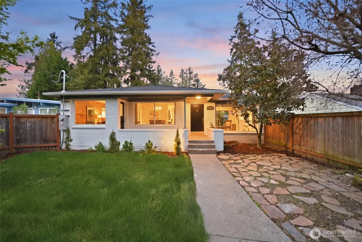 10726 Sand Point Way Ne #A, Seattle, WA 98125 - #1