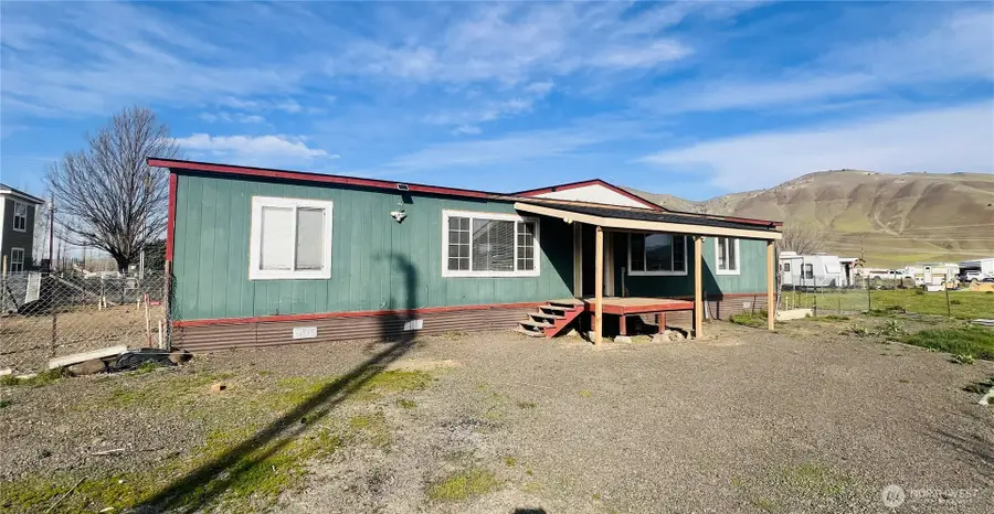 401 Boulder Avenue, Roosevelt, WA 99356 - #3