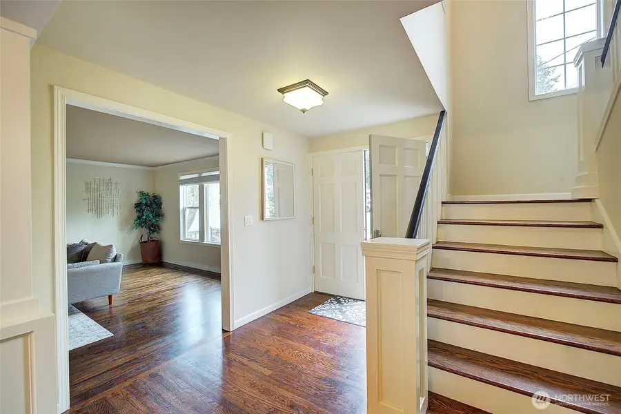 225 131st Avenue Ne, Bellevue, WA 98005 - #3