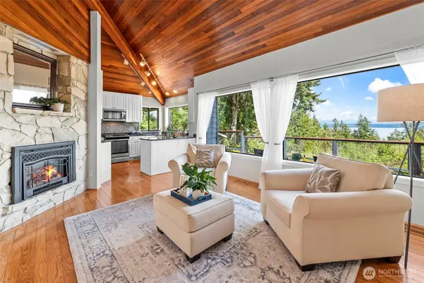 14581 NW Honeyhill Loop, Seabeck, WA 98380