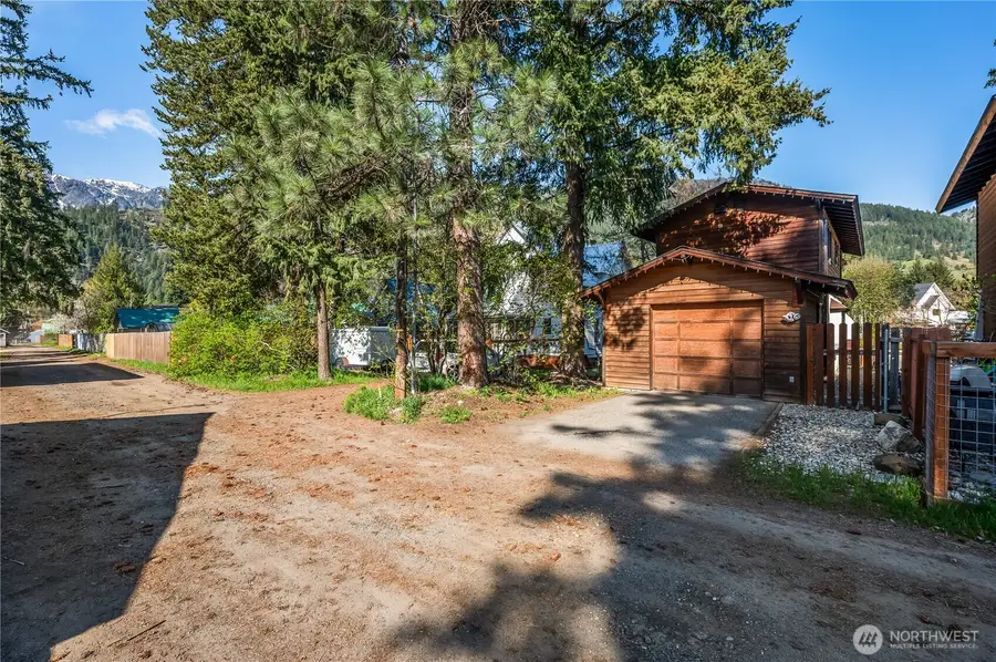 221 Evans Street, Leavenworth, WA 98826 - #2