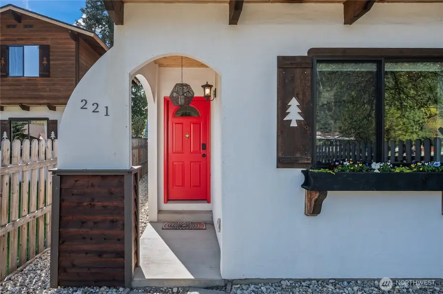 221 Evans Street, Leavenworth, WA 98826 - #3