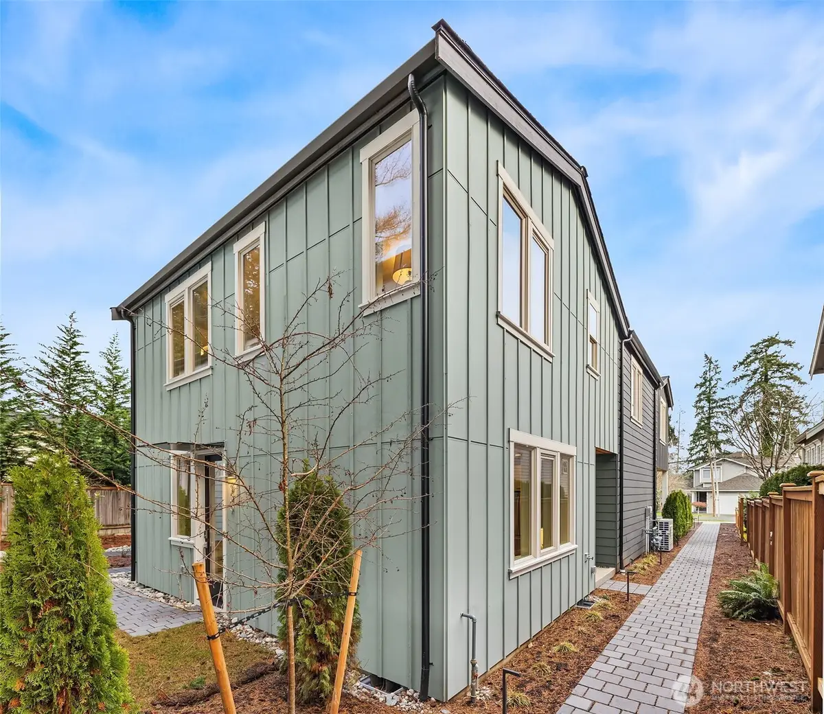 639 18th Avenue W, Kirkland, WA 98033 - #1