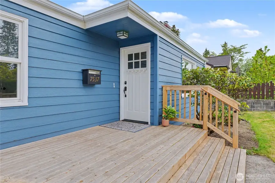 7537 21st Avenue Ne, Seattle, WA 98115 - #3