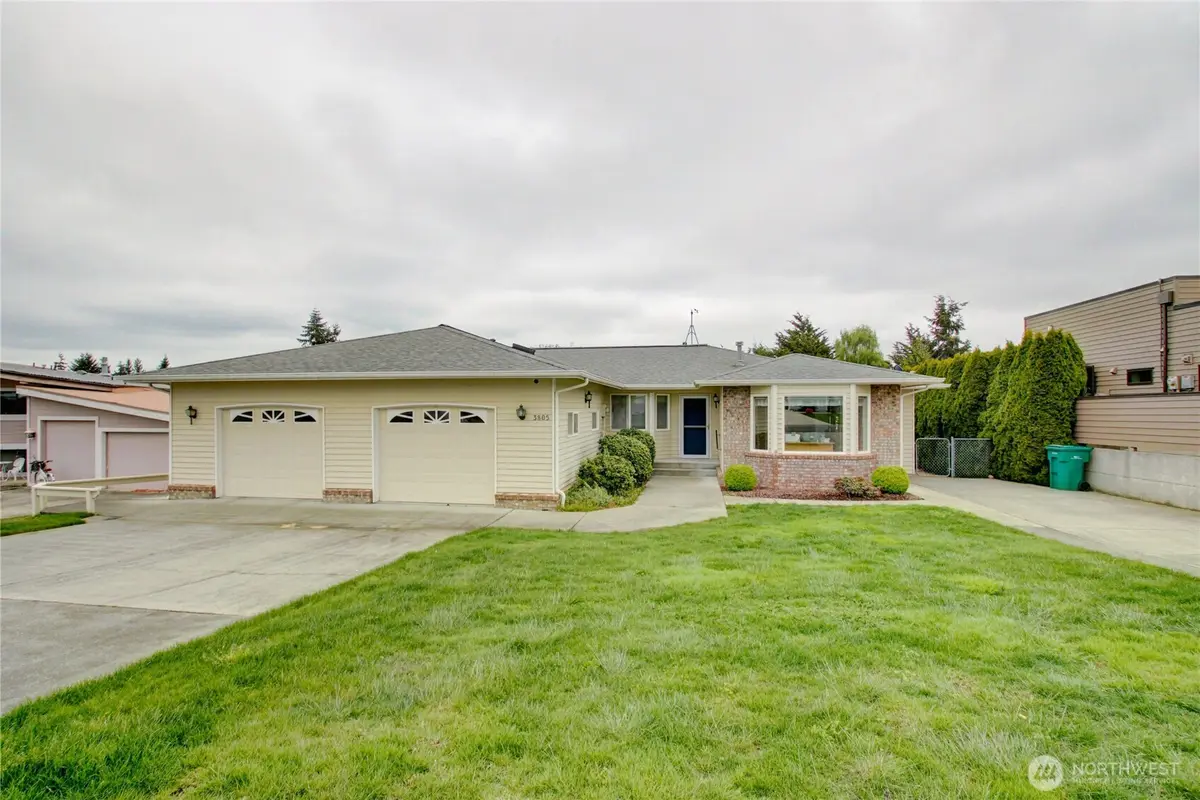 3805 N Avenue W, Anacortes, WA 98221 - #1