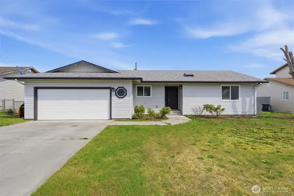 725 NW Sunburst Court, Moses Lake, WA 98837