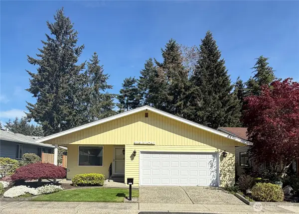 24806 10th Avenue S, Des Moines, WA 98198