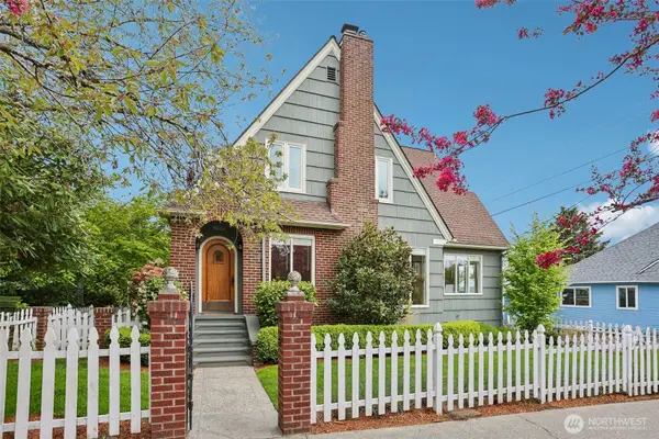 4064 SW Hill Street, Seattle, WA 98116