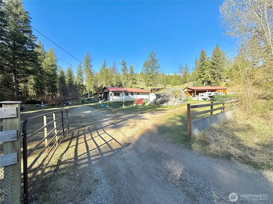 1092 Aeneas Valley Road, Tonasket, WA 98855 - #2