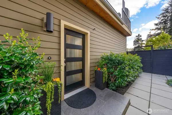 12011 9th Avenue Nw #2, Seattle, WA 98177