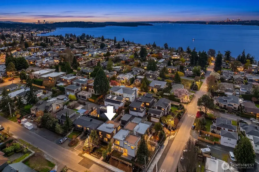 543 16th Avenue W, Kirkland, WA 98033 - #2