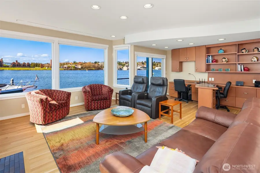 10 E Roanoke Street #2, Seattle, WA 98102 - #3