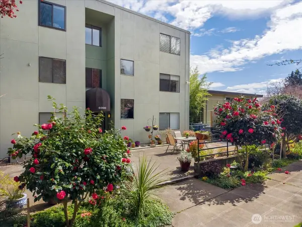4000 24th Avenue W #202, Seattle, WA 98199