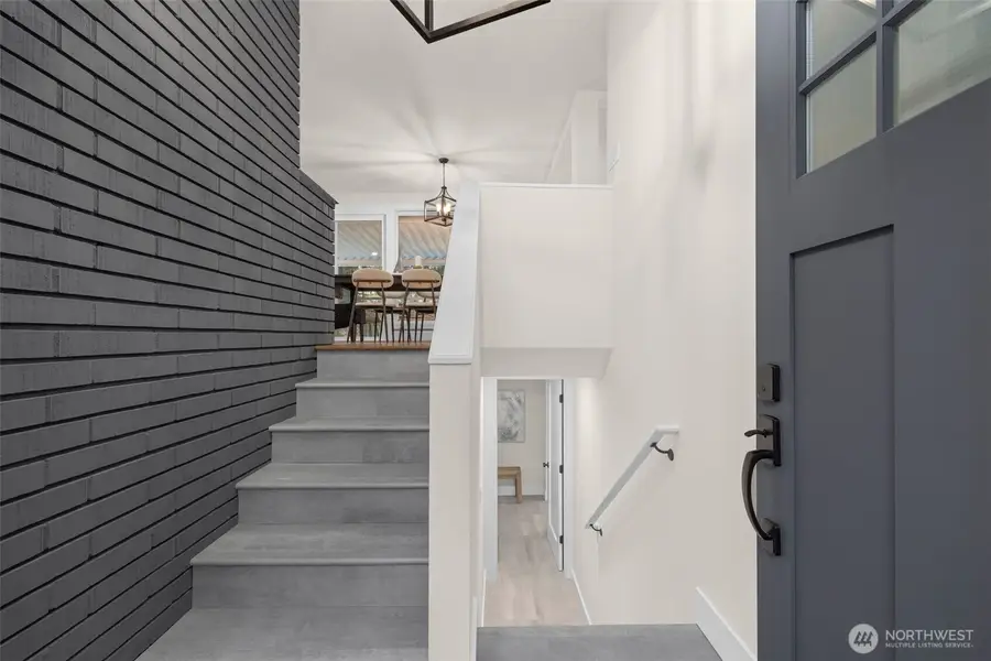 18330 47th Place Ne, Lake Forest Park, WA 98155 - #2