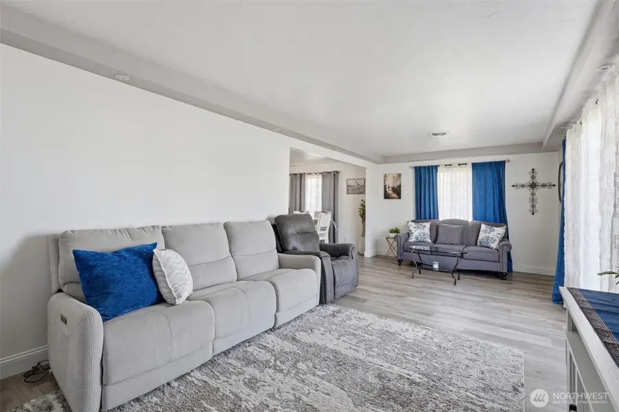 128 N Wehe Avenue, Pasco, WA 99301 - #3