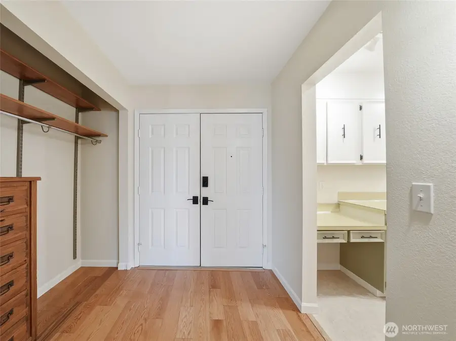 2565 Dexter Avenue N #103, Seattle, WA 98109 - #3