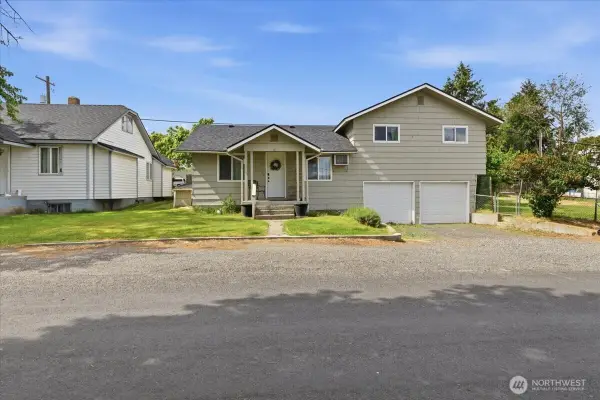 23 Goodfellow Avenue, Electric City, WA 99123
