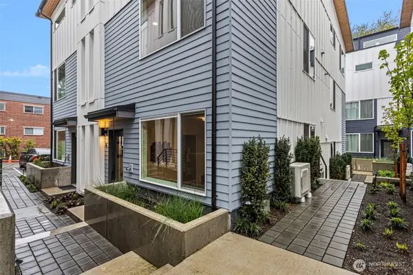 2527 29th Avenue S #A, Seattle, WA 98144