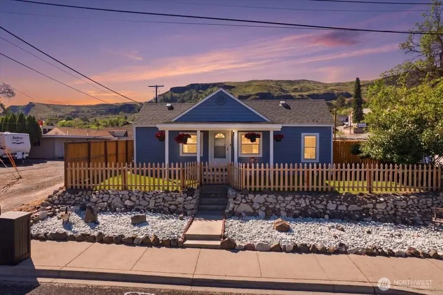 311 Federal Avenue, Grand Coulee, WA 99133 - #2