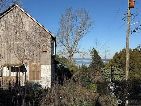 5221 S Ferdinand Street, Seattle, WA 98118