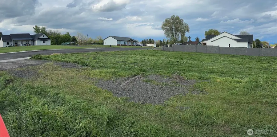 571 SW 12 Sw #1, College Place, WA 99324 - #2