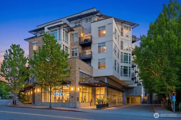 211 Kirkland Avenue #204, Kirkland, WA 98033