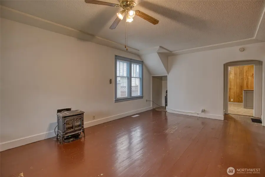 914 Wheeler Avenue, Hoquiam, WA 98550 - #3