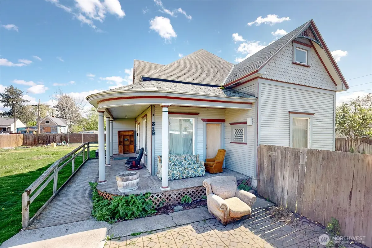 319 W Cherry Street, Walla Walla, WA 99362 - #1