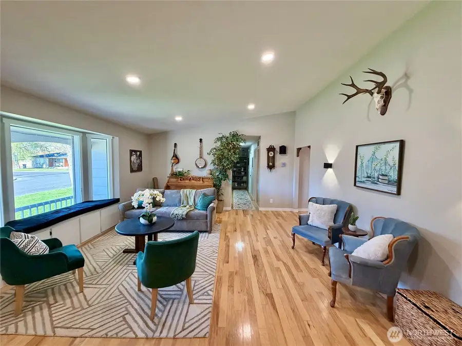 621 W Division Avenue, Ephrata, WA 98823 - #2