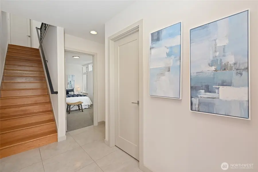 5044 Sand Point Place Ne, Seattle, WA 98105 - #3